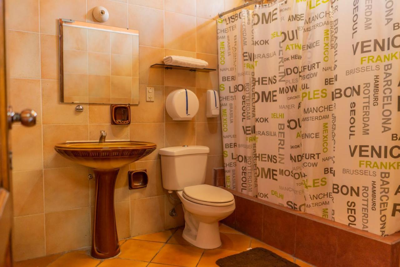 Euro Hostal Guatemala City Bagian luar foto