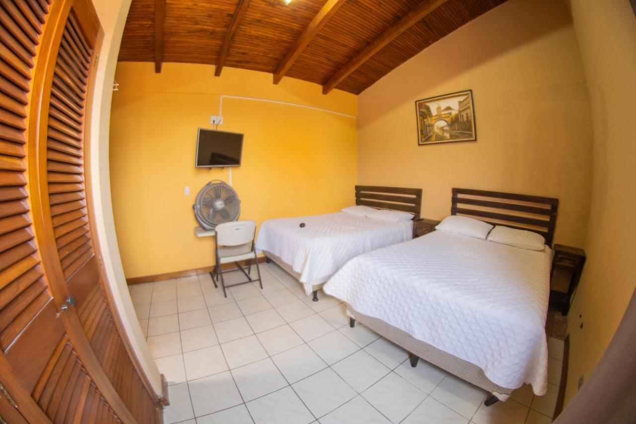 Euro Hostal Guatemala City Bagian luar foto