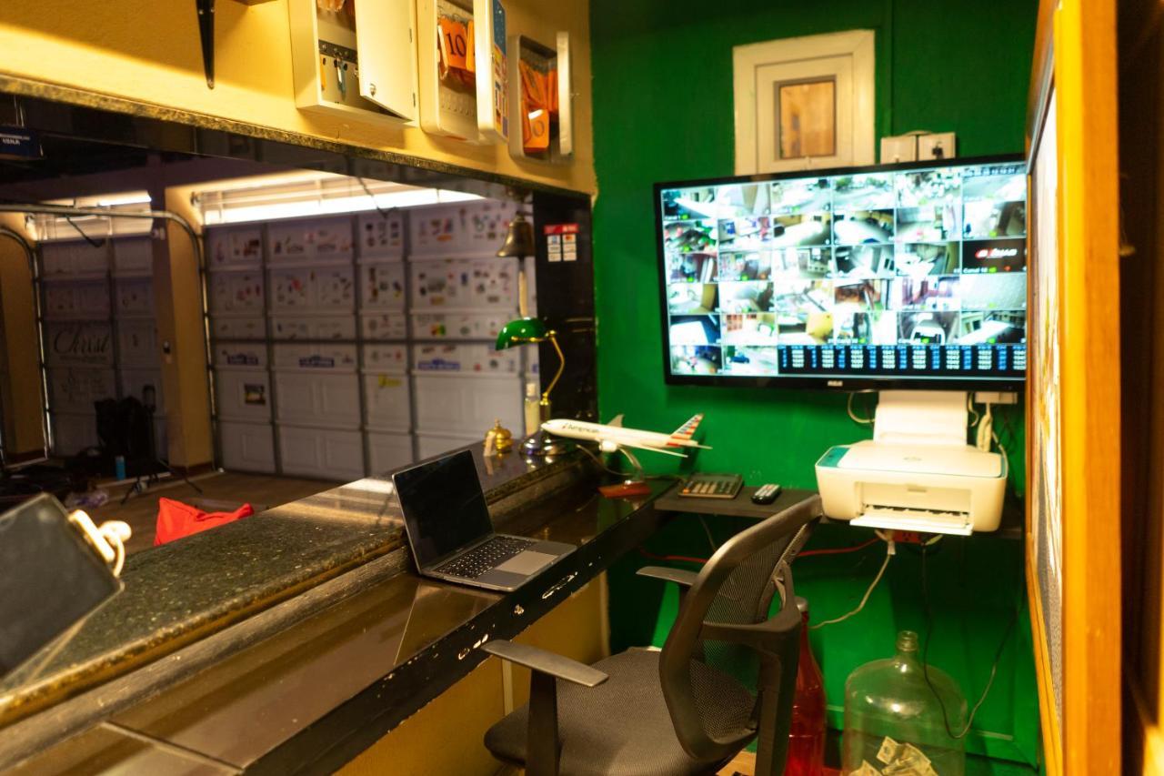Euro Hostal Guatemala City Bagian luar foto